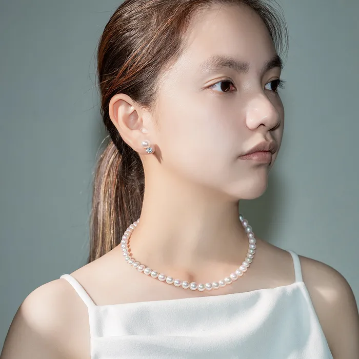 Pearly Lustre Earrings 18K Gold Akoya Hanadama Pearl Earrings KE00100