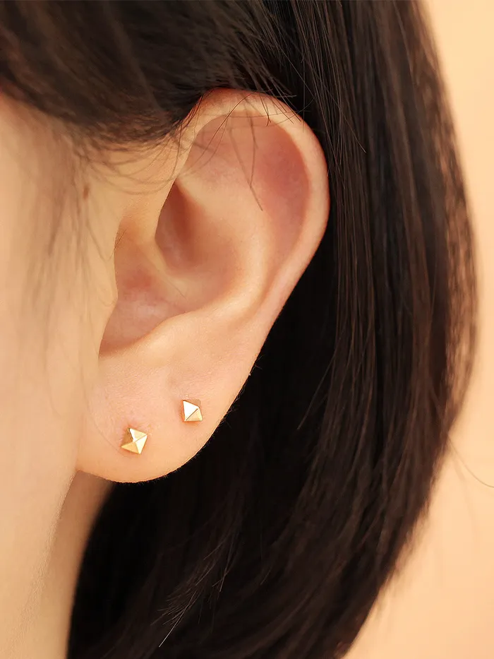 14K gold Mini Shapes cartilage earring 20g MinimalBijoux Earrings