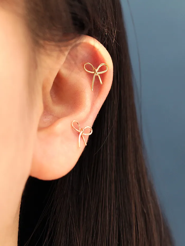 MinimalBijoux Earrings 14K Gold Ribbon Cartilage Earring 20G18G