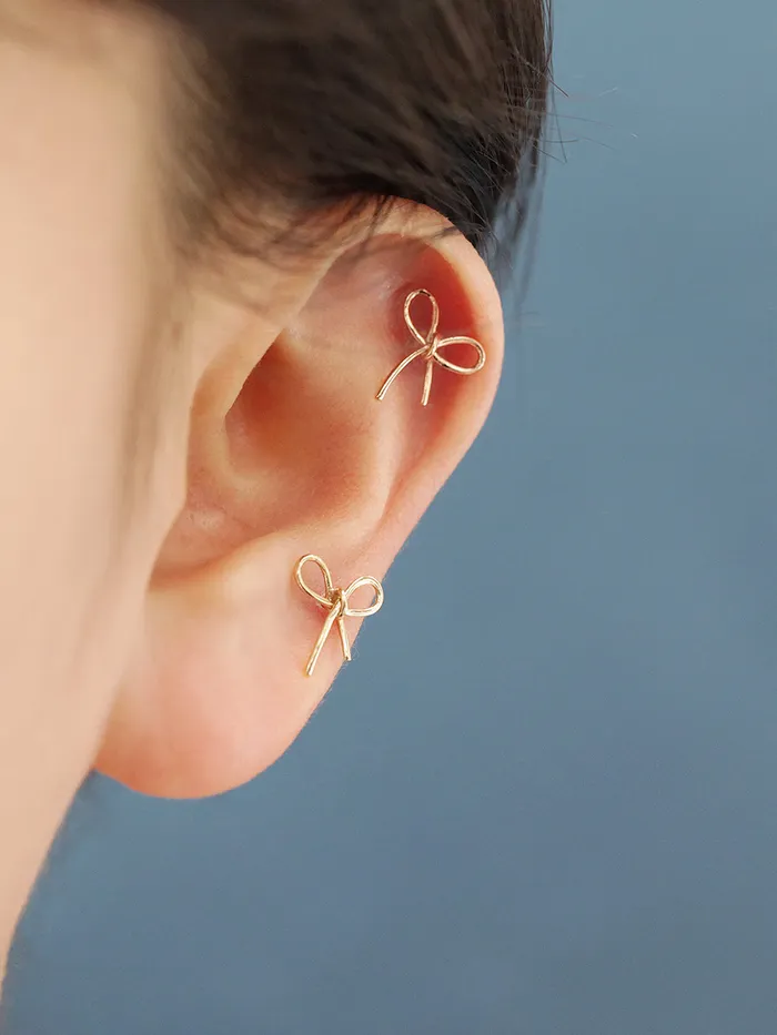 MinimalBijoux Earrings 14K Gold Ribbon Cartilage Earring 20G18G