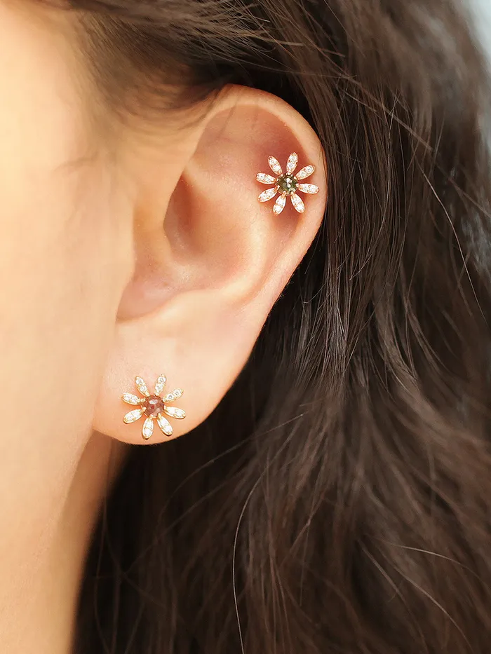 MinimalBijoux Earrings 14K Gold Rough Diamond Daisy Flower Earring 20G18G16G