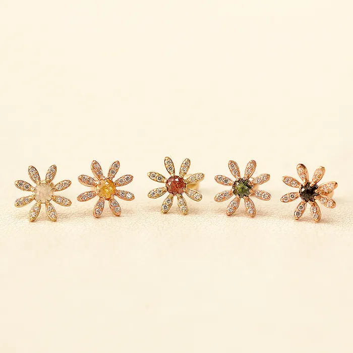 MinimalBijoux Earrings 14K Gold Rough Diamond Daisy Flower Earring 20G18G16G